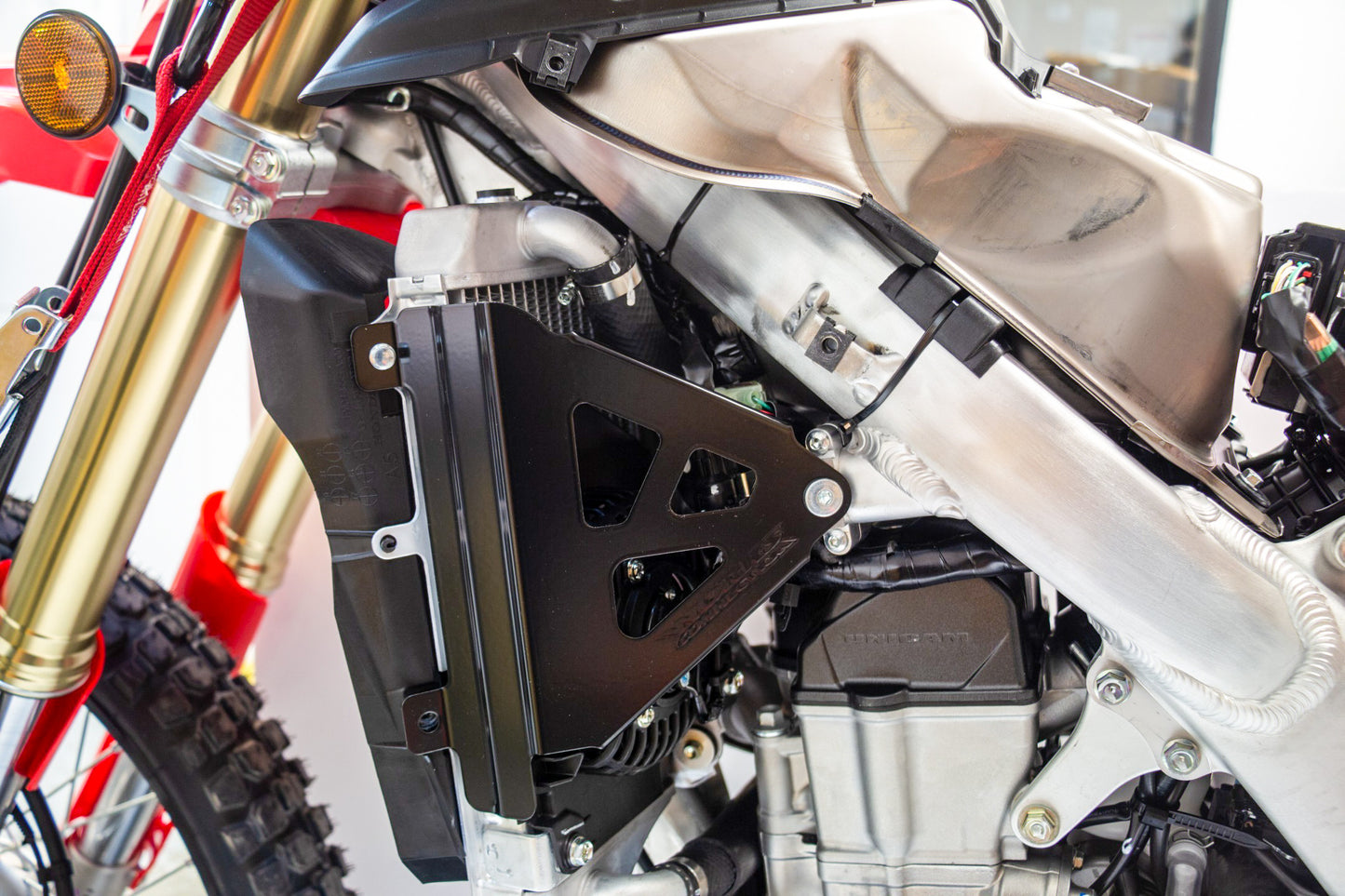 WORKS Radiator Brace